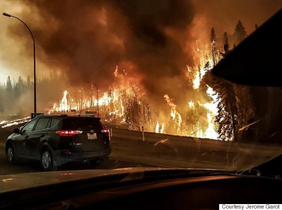 o-FORT-MCMURRAY-WILDFIRE-570